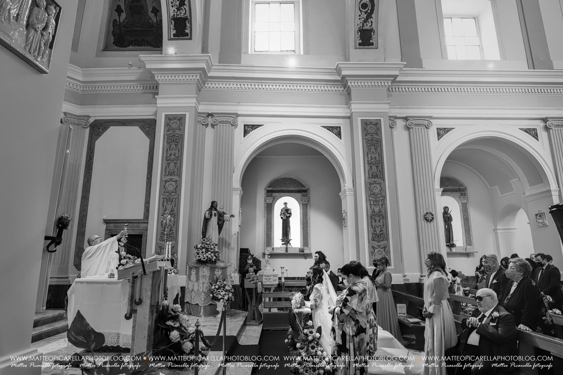 Matteo Picarella fotografo di matrimonio Salerno black  and white chiesa