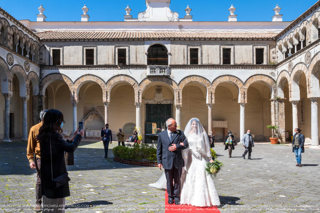 Matteo Picarella-Fotografo di matrimonio Salerno Duomo di Salerno ingresso sposa