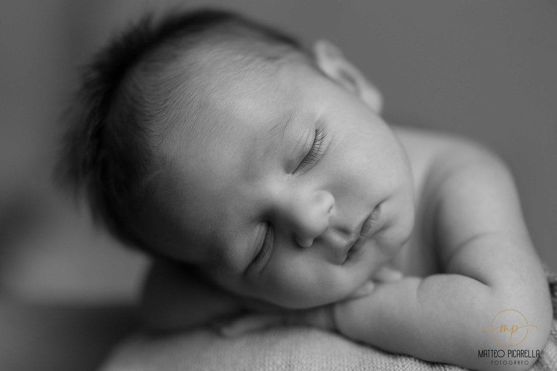 neonato foto Matteo Picarella fotografo 