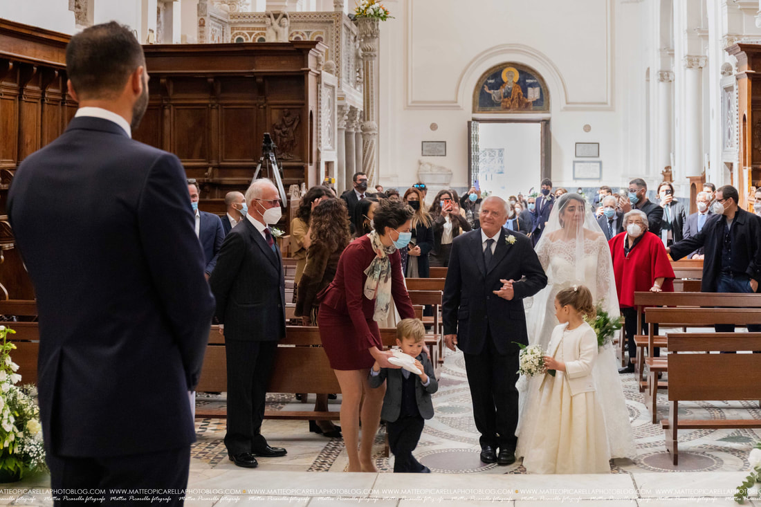 Matteo Picarella-Fotografo di matrimonio Salerno Duomo di Salerno sposa ingresso emozioni