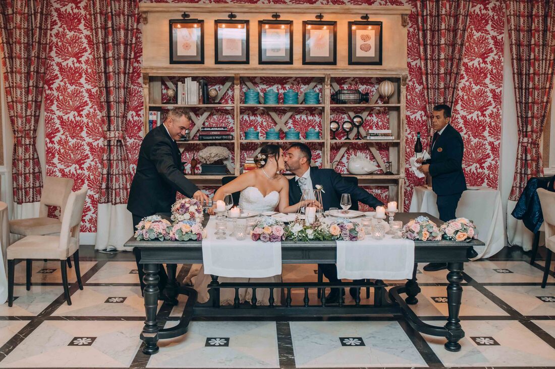 Matteo Picarella fotografo matrimonio Paestum Salerno tavolo imperiale